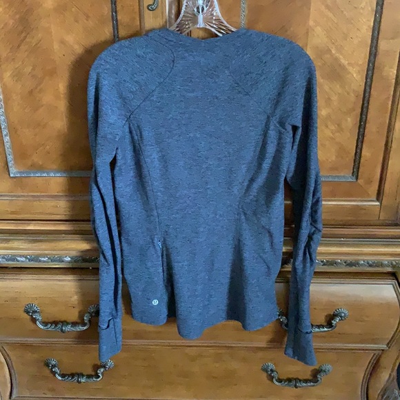 EUC Lululemon Top - Picture 2 of 4